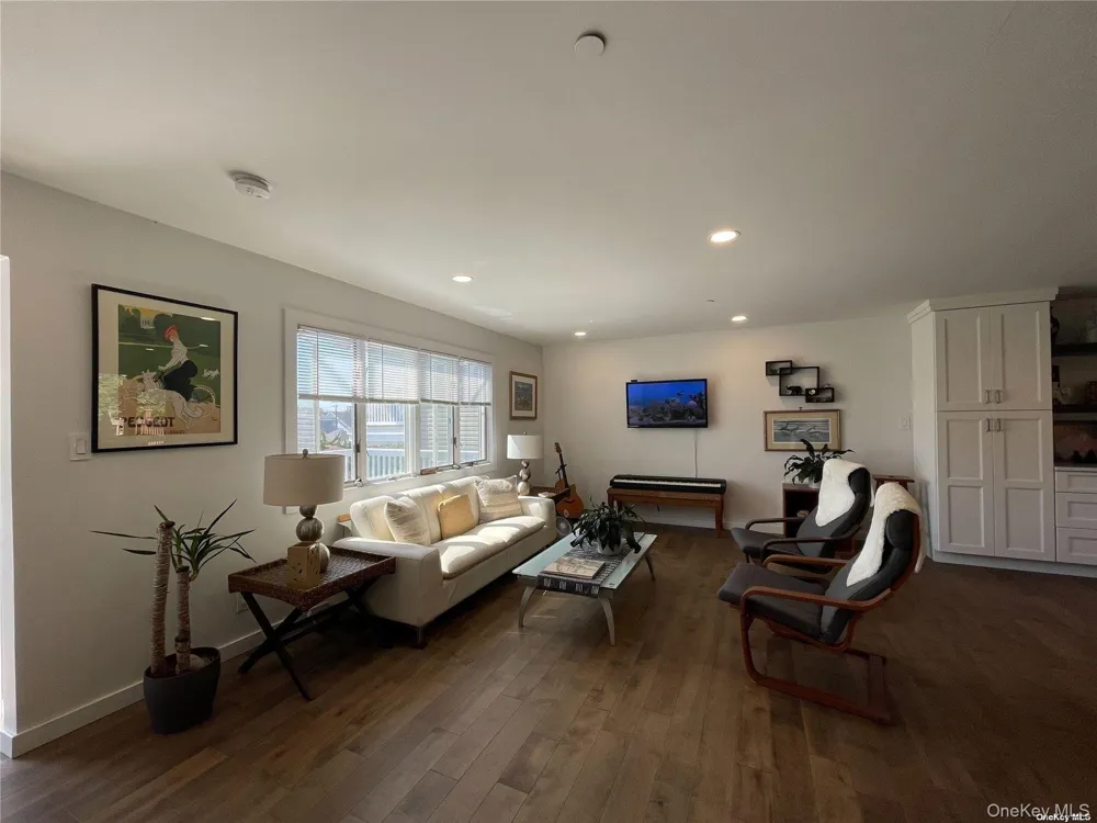 471 E Hudson #2 Long Beach, NY 11561