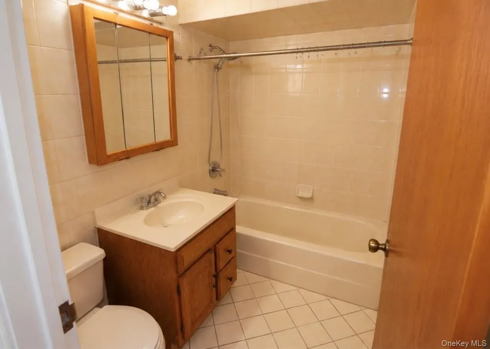 563 Ellsworth Avenue #3 Bronx, NY 10465