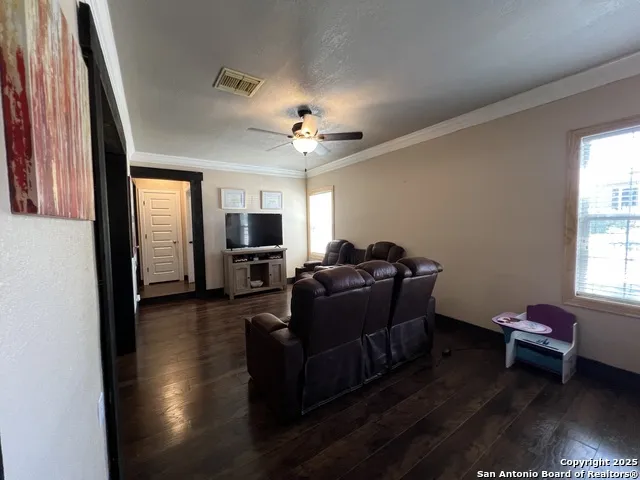 235 GRAY ST San Antonio, TX 78208