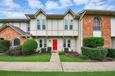 44 Chapparal Court