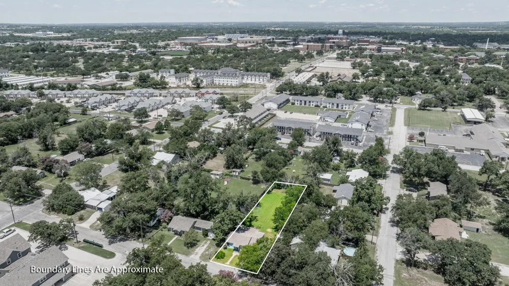1425 Groesbeck & Lillian Stephenville, TX 76401