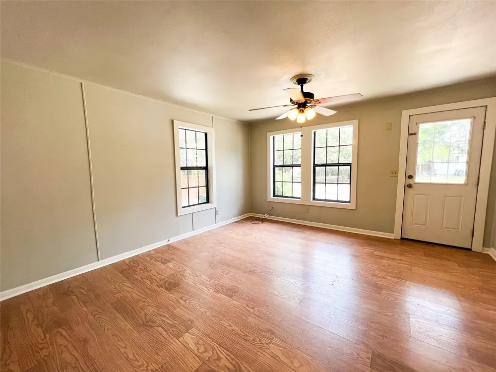 1425 Groesbeck & Lillian Stephenville, TX 76401