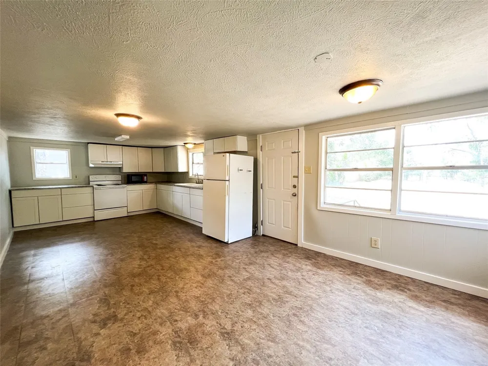 1425 Groesbeck & Lillian Stephenville, TX 76401