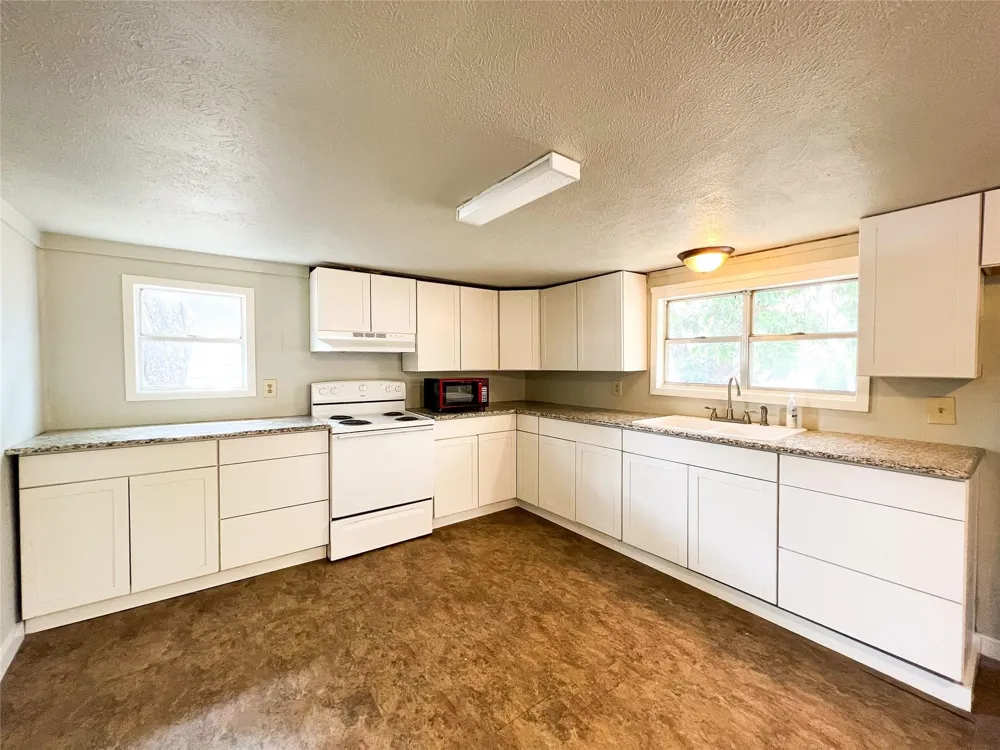 1425 Groesbeck & Lillian Stephenville, TX 76401