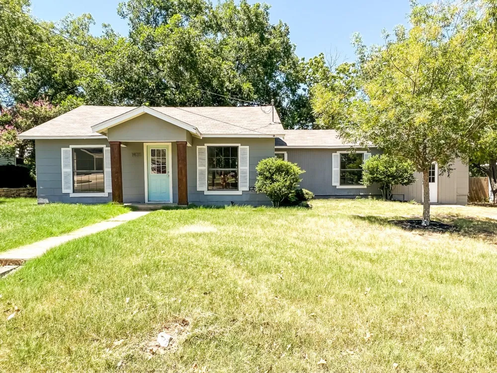 1425 Groesbeck & Lillian Stephenville, TX 76401