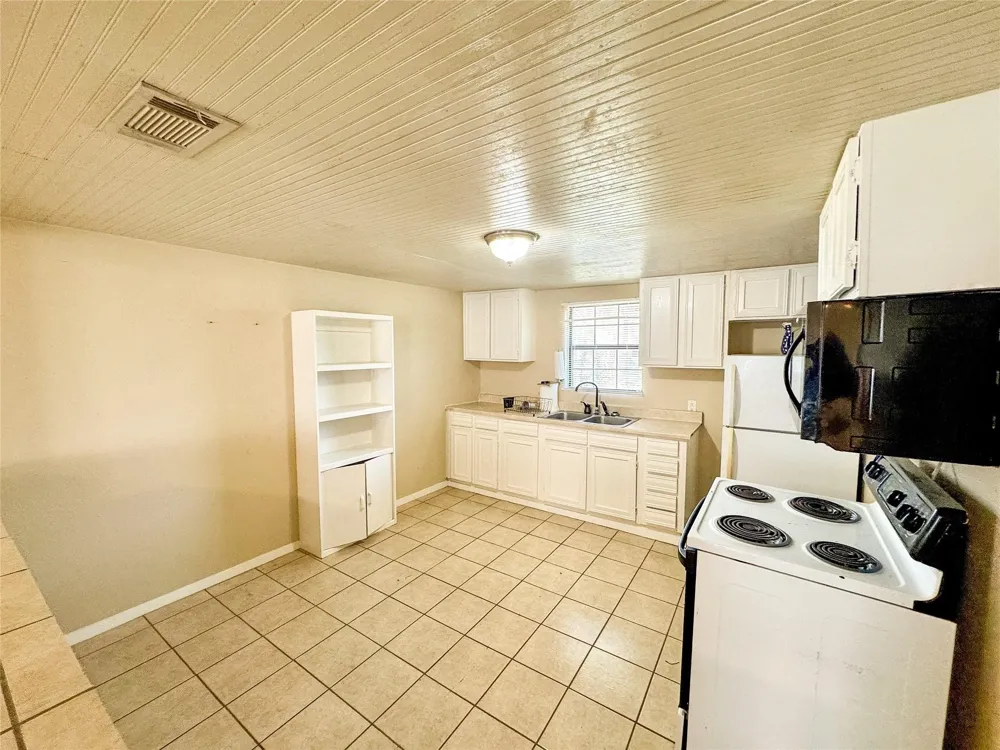 1425 Groesbeck & Lillian Stephenville, TX 76401