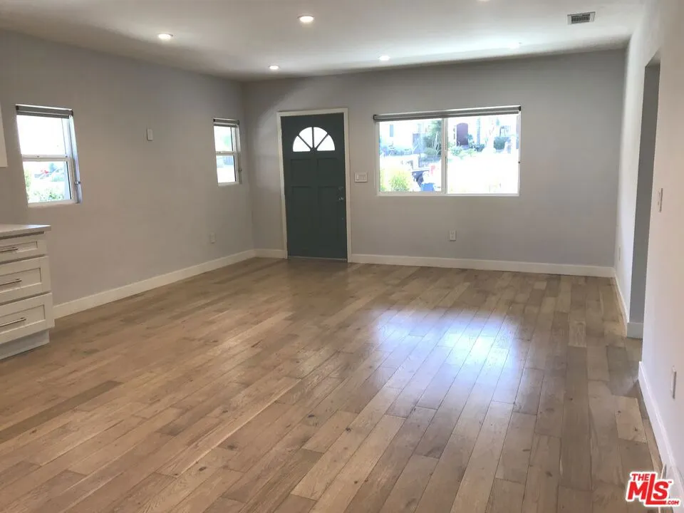 6157 Mesa Avenue Los Angeles, CA 90042