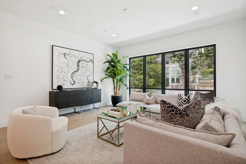 3601 Routh Street #1C Dallas, TX 75219
