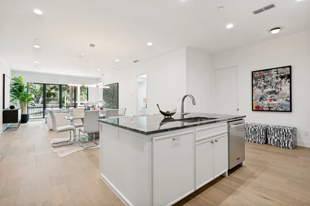 3601 Routh Street #1C Dallas, TX 75219