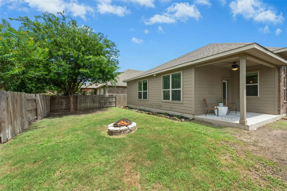 2704 Santa Ana Lane Round Rock, TX 78665