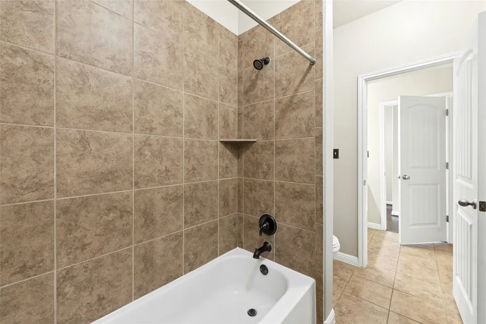 2704 Santa Ana Lane Round Rock, TX 78665