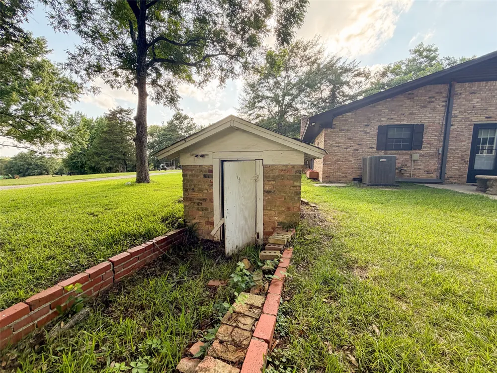 9822 Nasturtium Road Ore City, TX 75683