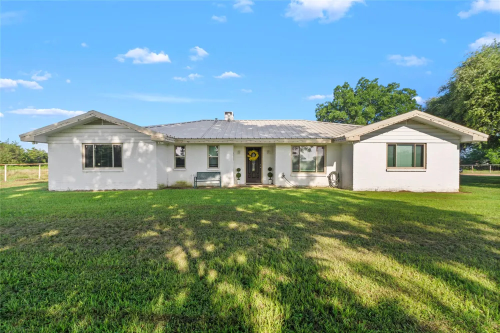 250 Williford Street Fairfield, TX 75840