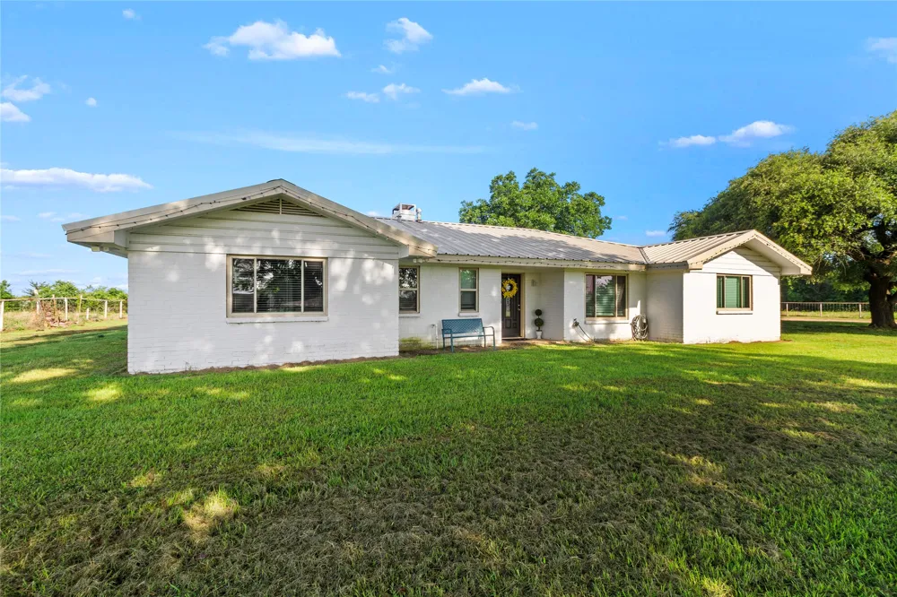 250 Williford Street Fairfield, TX 75840