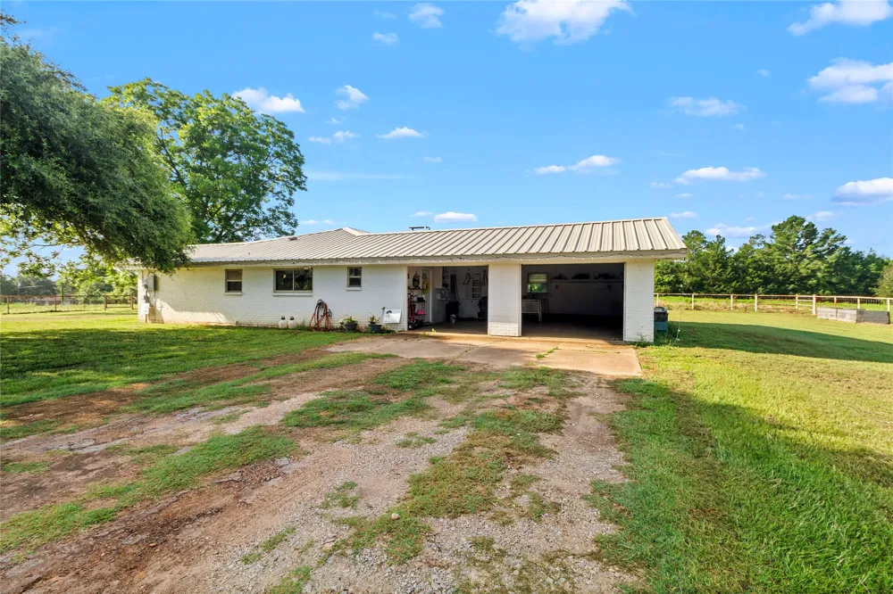 250 Williford Street Fairfield, TX 75840