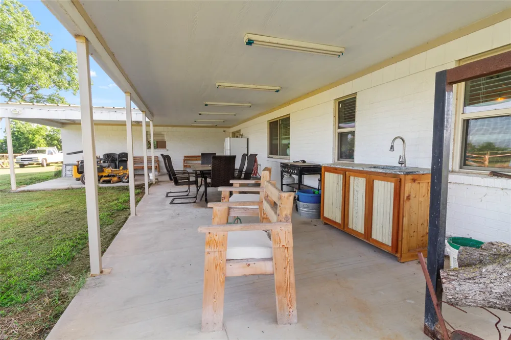250 Williford Street Fairfield, TX 75840