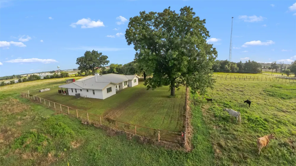 250 Williford Street Fairfield, TX 75840