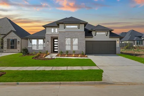 2812 Mayfair Lane