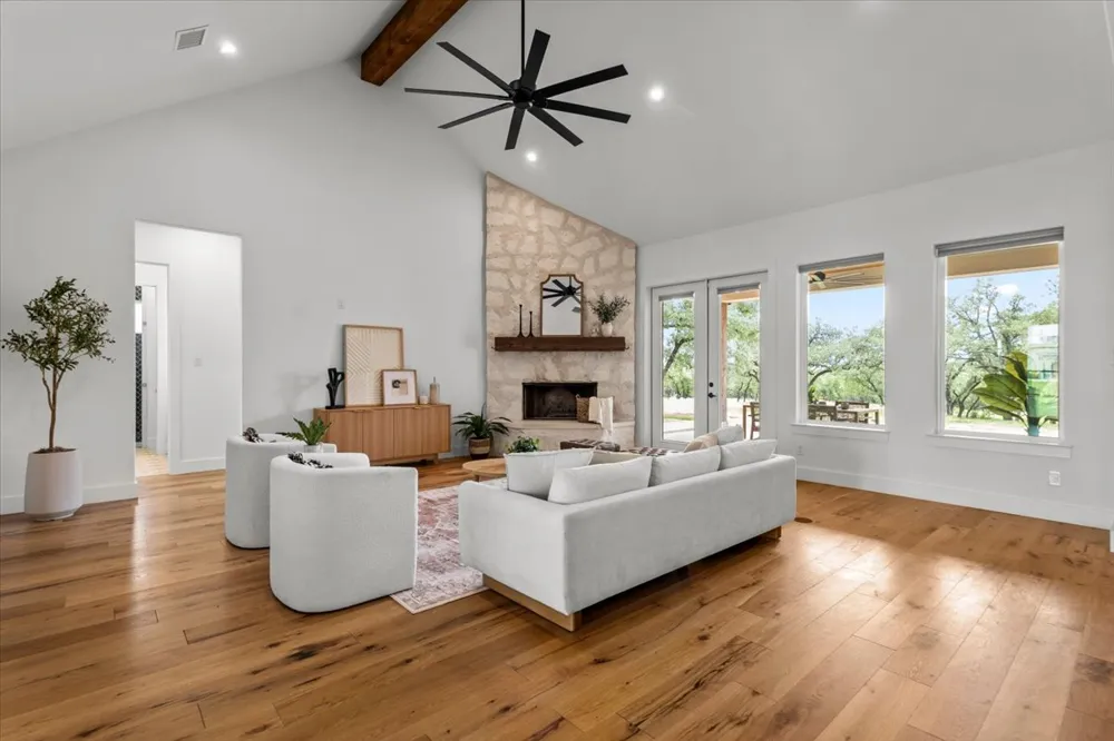 901 E Flying Owl Drive Johnson City, TX 78636