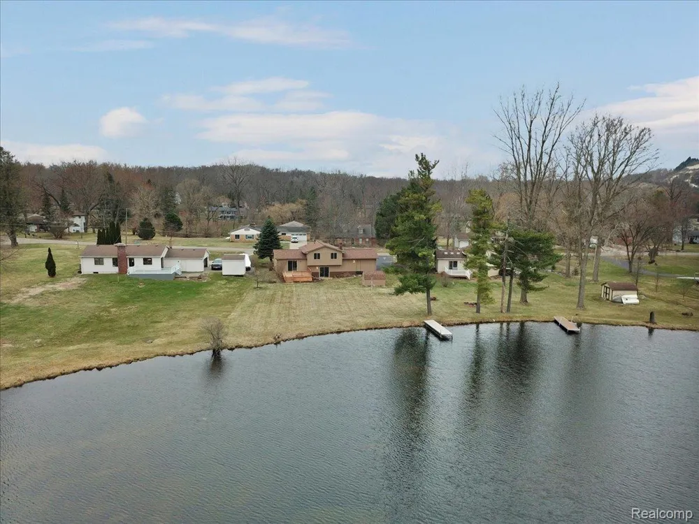 1365 Thistleridge Holly Township, MI 48442