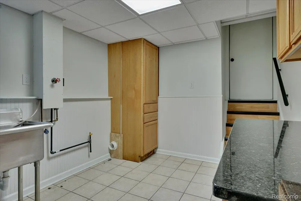 1365 Thistleridge Holly Township, MI 48442