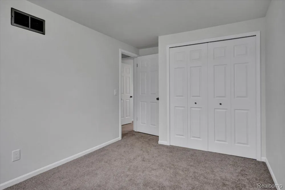1365 Thistleridge Holly Township, MI 48442
