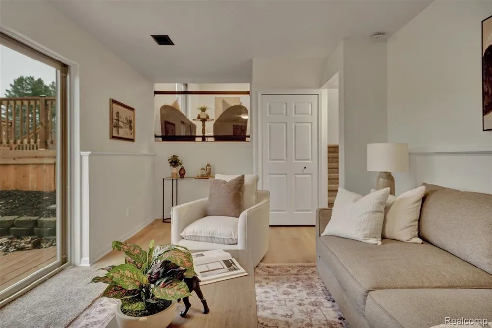 1365 Thistleridge Holly Township, MI 48442