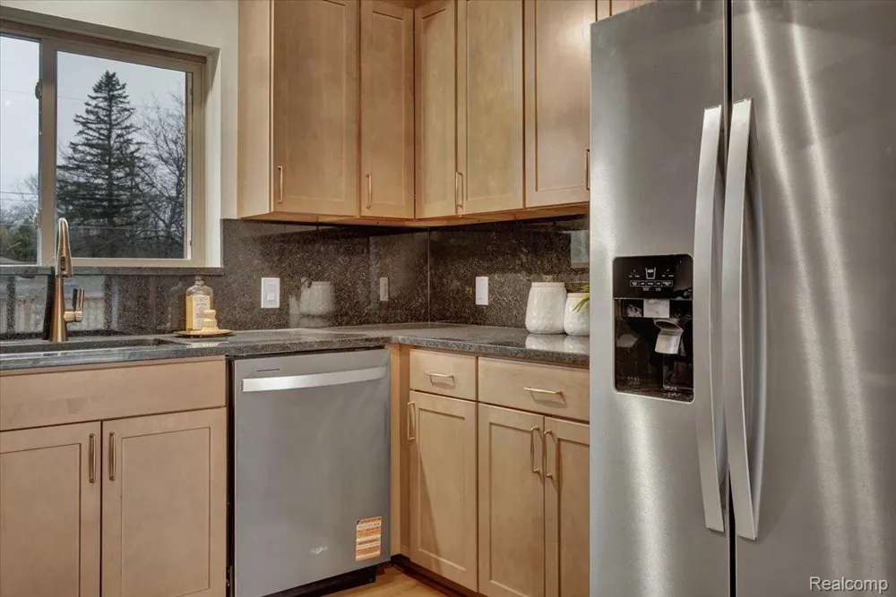 1365 Thistleridge Holly Township, MI 48442