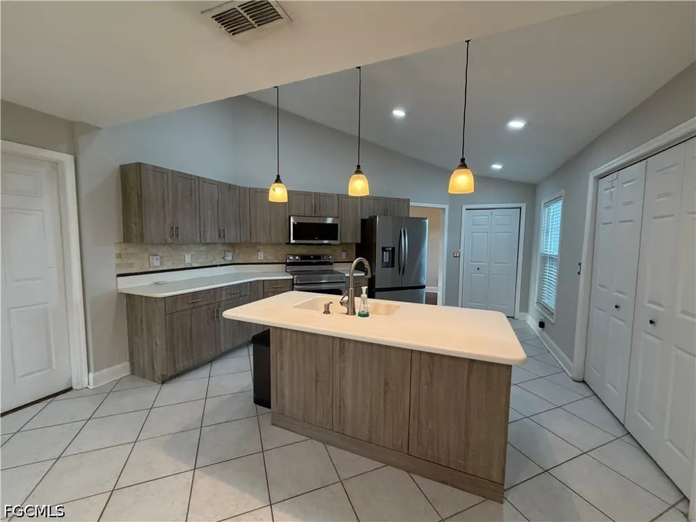 Kent Drive Naples, FL 34112
