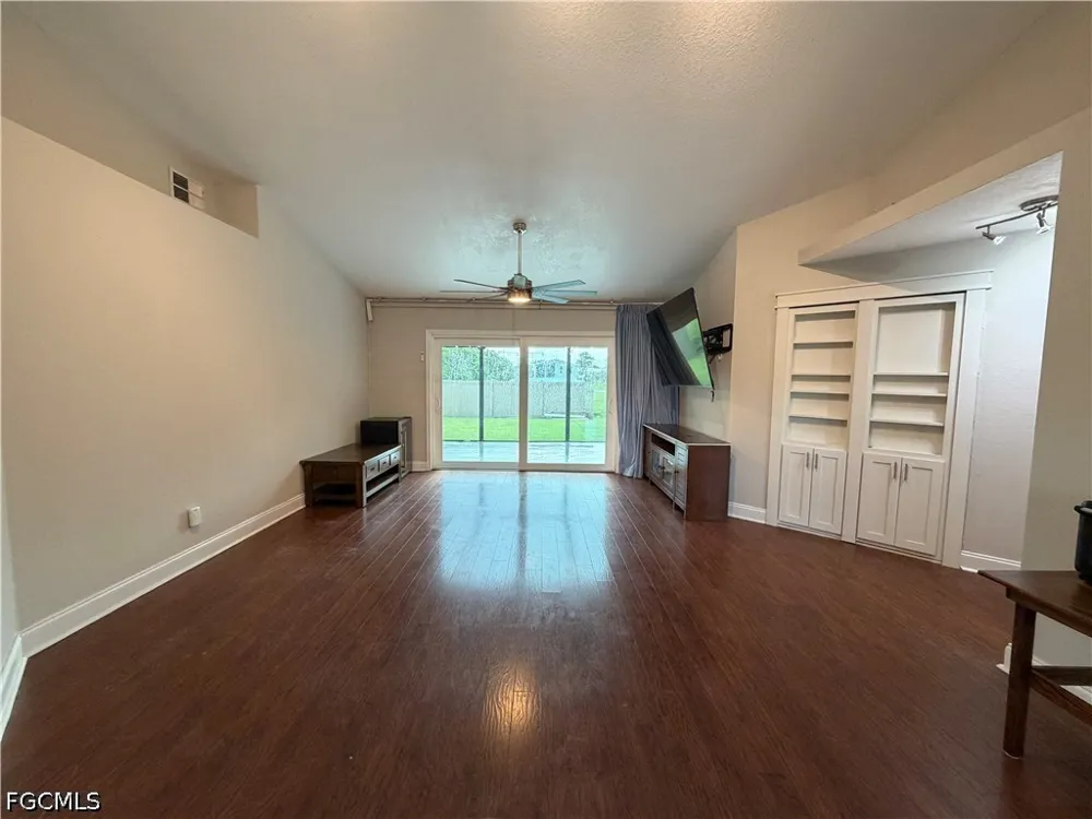 Kent Drive Naples, FL 34112