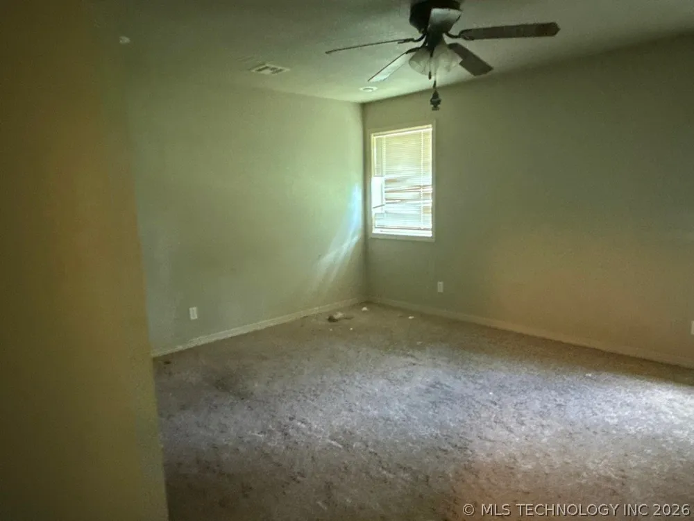 595 Pryor Creek Loop Chouteau, OK 74337