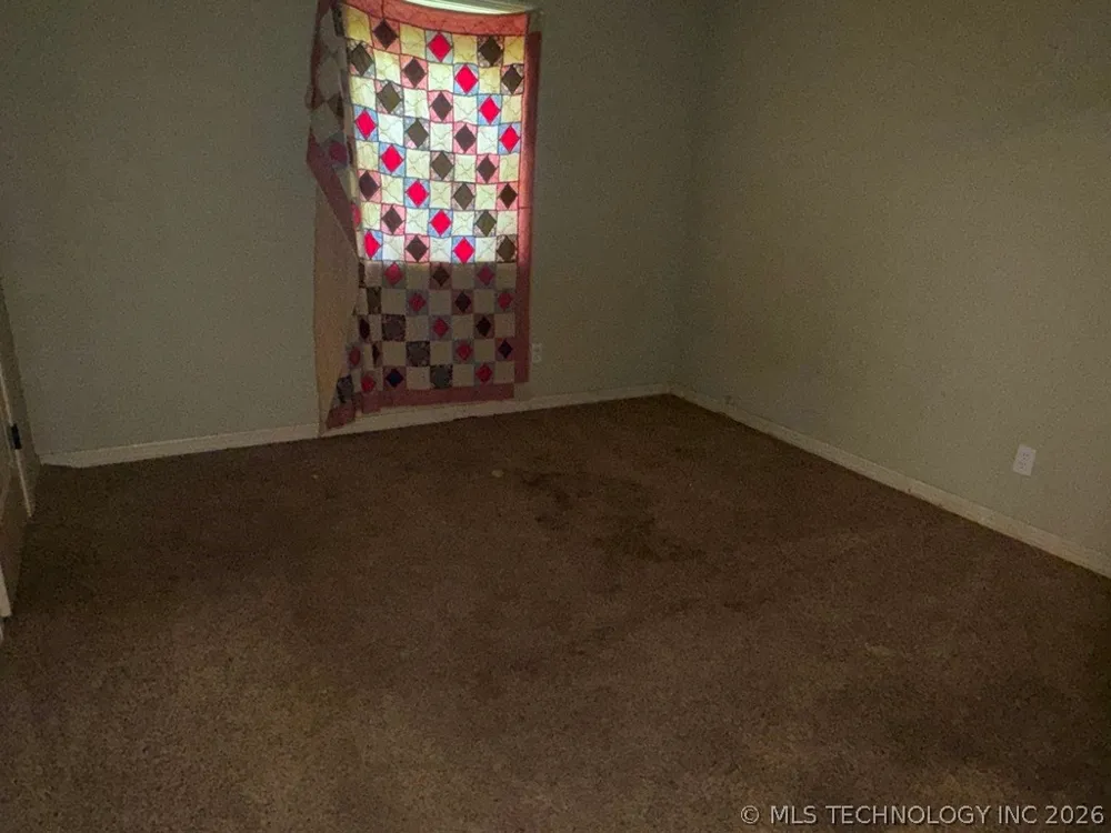 595 Pryor Creek Loop Chouteau, OK 74337
