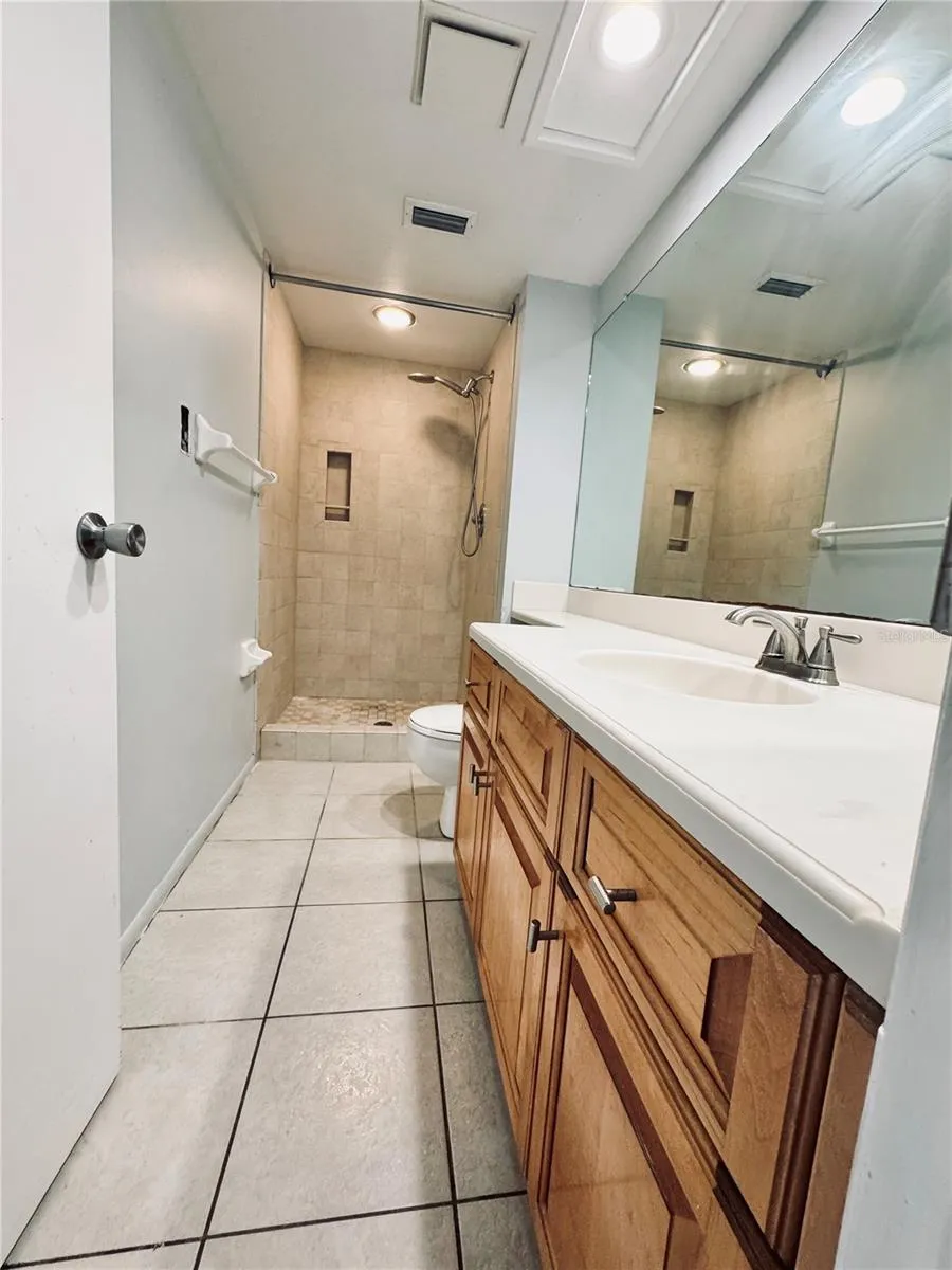 106 WINDWARD PLACE Oldsmar, FL 34677