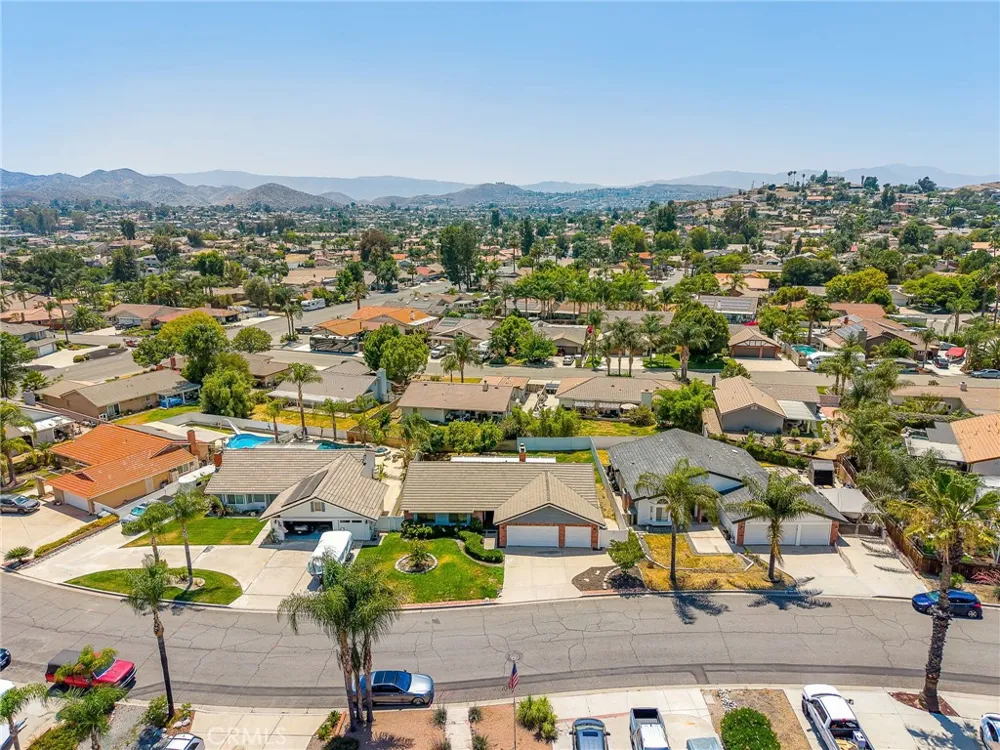 29839 Ketch Canyon Lake, CA 92587