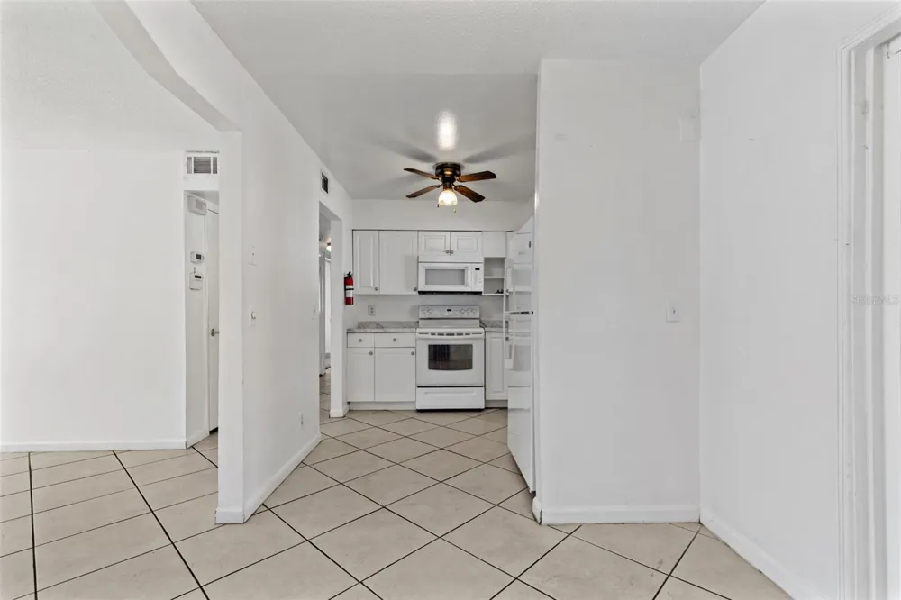 5923 YORKSHIRE ROAD Tampa, FL 33634