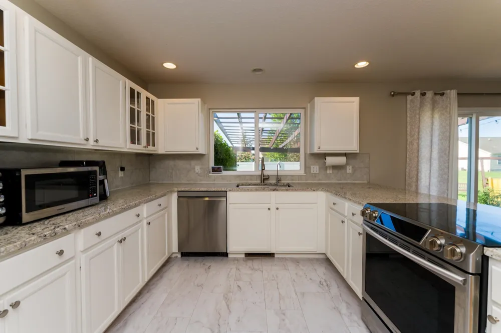 1646 Abbey Court Mt Pleasant City, MI 48858