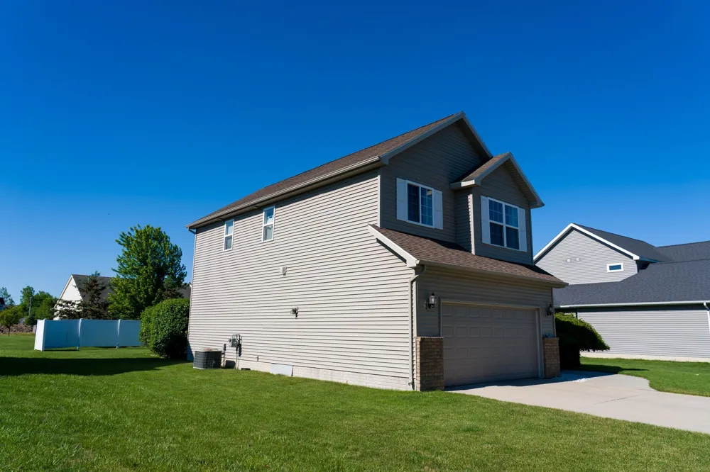 1646 Abbey Court Mt Pleasant City, MI 48858