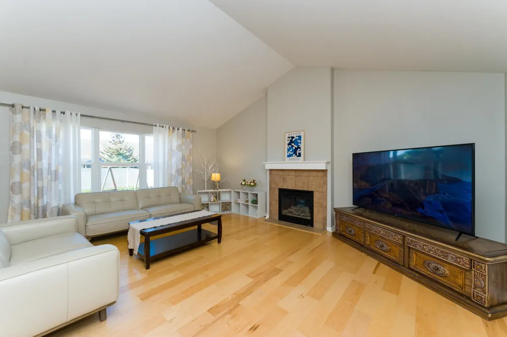 1646 Abbey Court Mt Pleasant City, MI 48858
