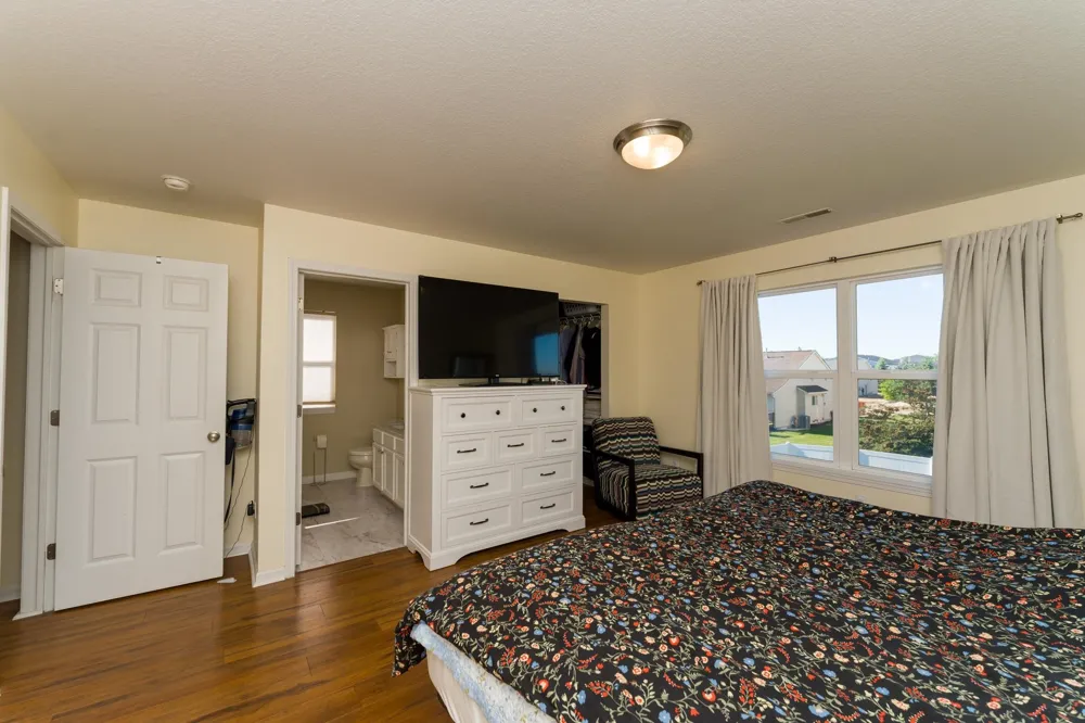 1646 Abbey Court Mt Pleasant City, MI 48858