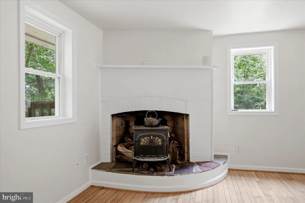 692 LAUREL LANE Bluemont, VA 20135