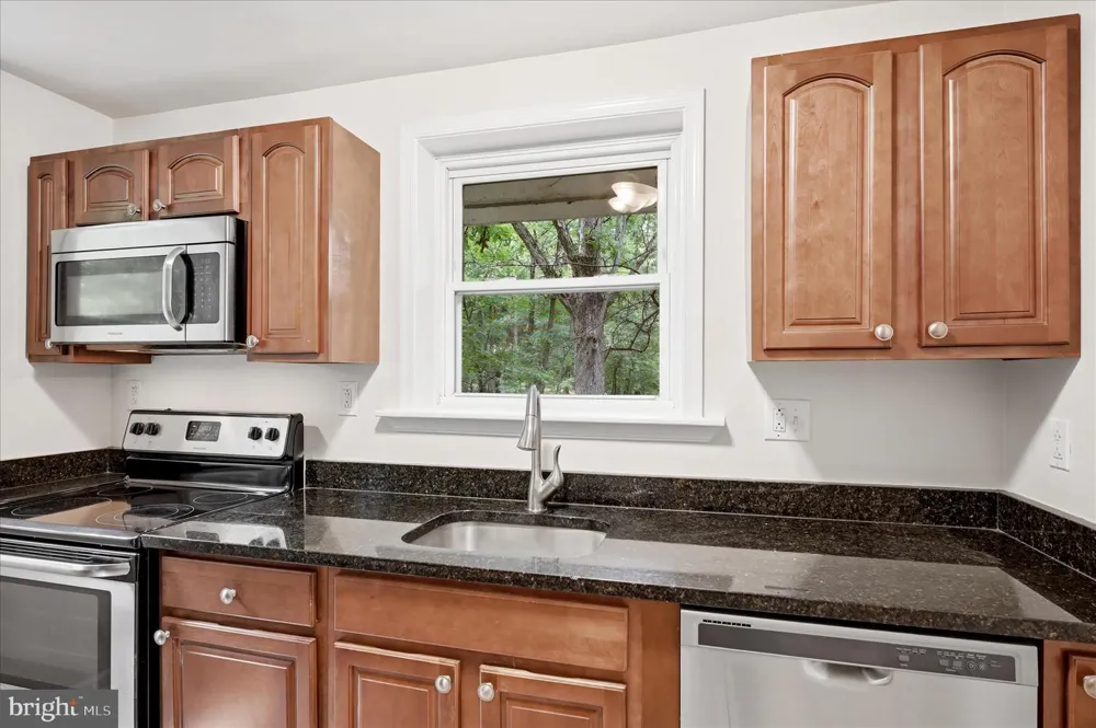692 LAUREL LANE Bluemont, VA 20135