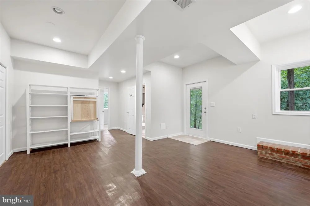 692 LAUREL LANE Bluemont, VA 20135