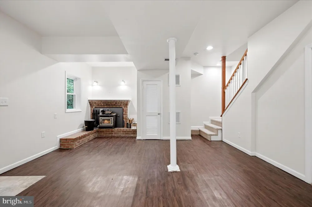 692 LAUREL LANE Bluemont, VA 20135