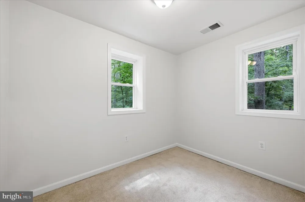 692 LAUREL LANE Bluemont, VA 20135