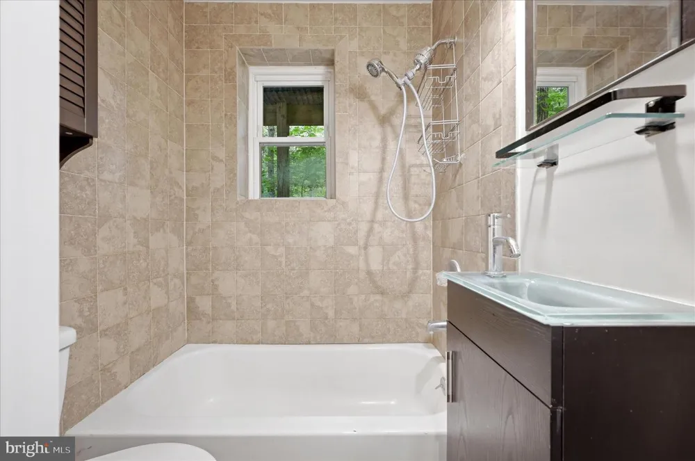 692 LAUREL LANE Bluemont, VA 20135
