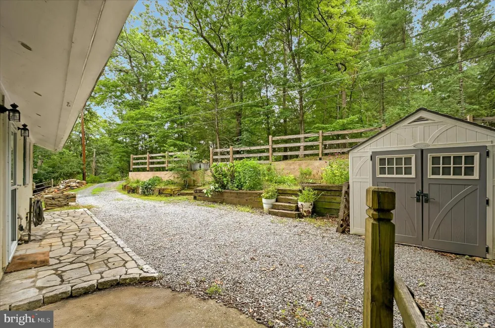 692 LAUREL LANE Bluemont, VA 20135