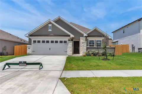 603 Waylon Circle