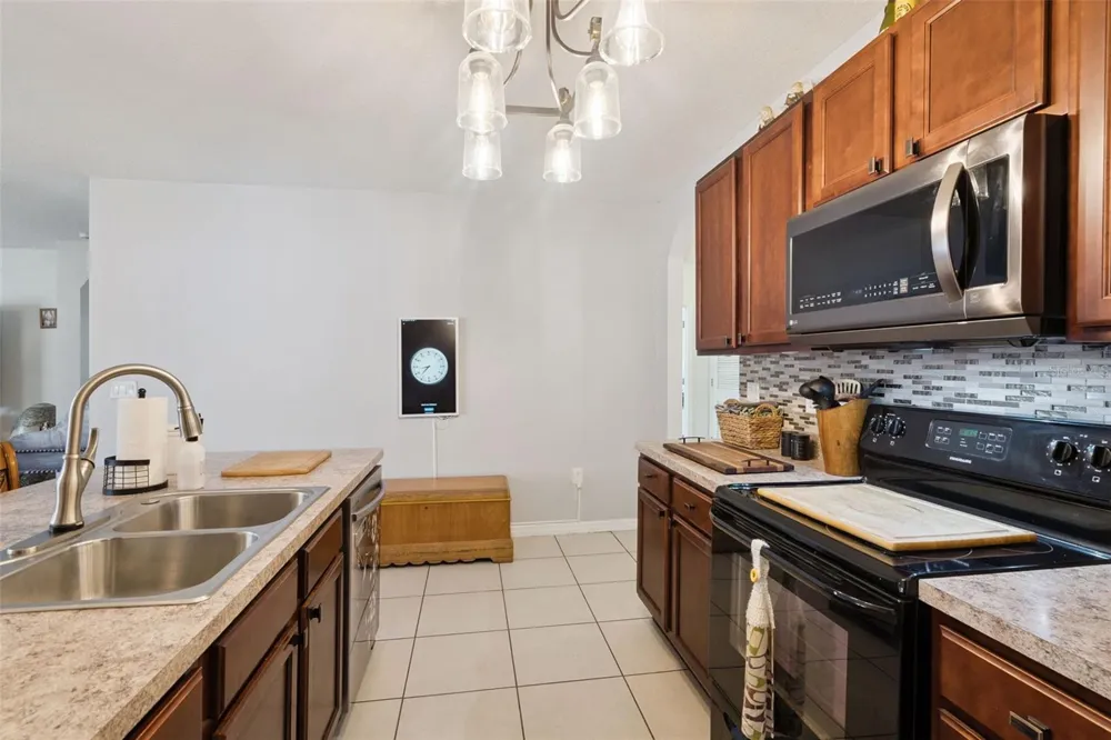1844 SKYVIEW DRIVE Auburndale, FL 33823
