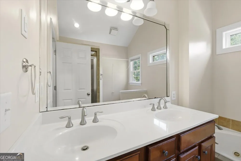 728 Markhams DR Madison, GA 30650