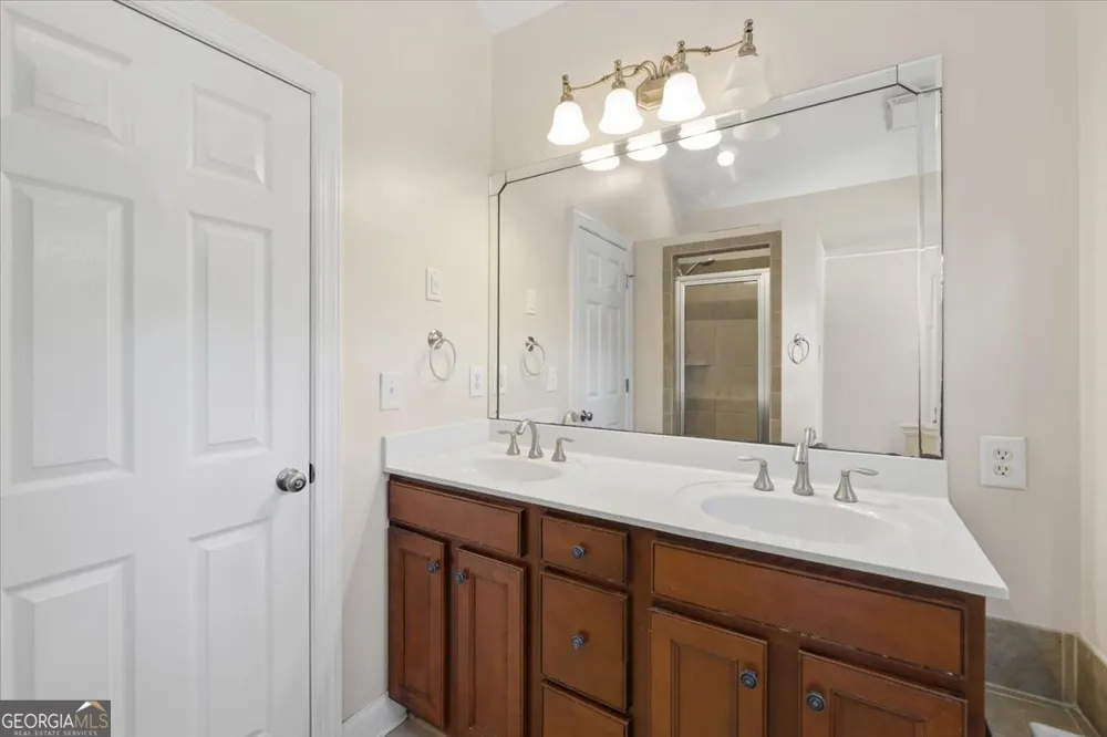 728 Markhams DR Madison, GA 30650